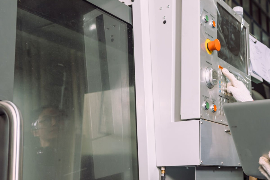 智能加工零件表面處理如何選？陽(yáng)極氧化、噴涂、電鍍?nèi)珜?duì)比