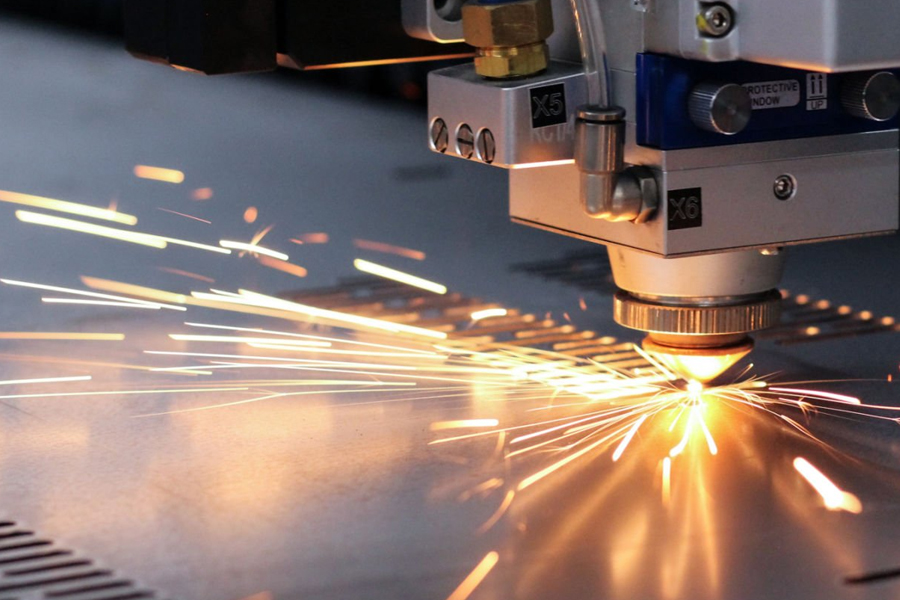 精密制造加工技術(shù)揭秘：四軸與五軸機(jī)床的實(shí)際應(yīng)用與優(yōu)勢(shì)